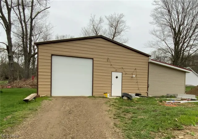Photo 3 of Single family home for sale at 1112 Mick Rd, Wellsville, OH 43968 | MLS# 5198833 | Listing updated on 2026-08-16