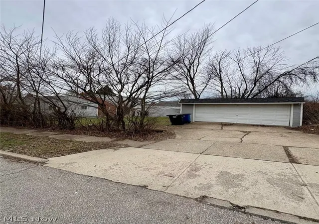 Homes for sale in Cleveland, OH | 4609 Lee Rd, Cleveland, OH 44128 | MLS# 5198859