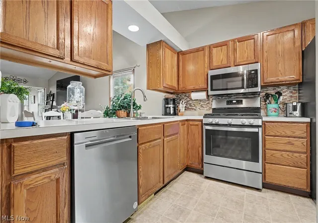 Photo 2 of Condo for sale at 17 Harneds Landing, Cortland, OH 44410 | MLS# 5198708 | Listing updated on 2026-08-22