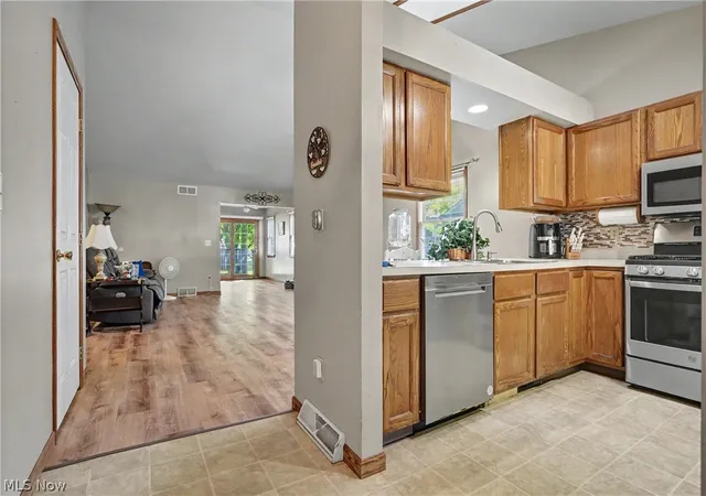 Photo 4 of Condo for sale at 17 Harneds Landing, Cortland, OH 44410 | MLS# 5198708 | Listing updated on 2026-08-22