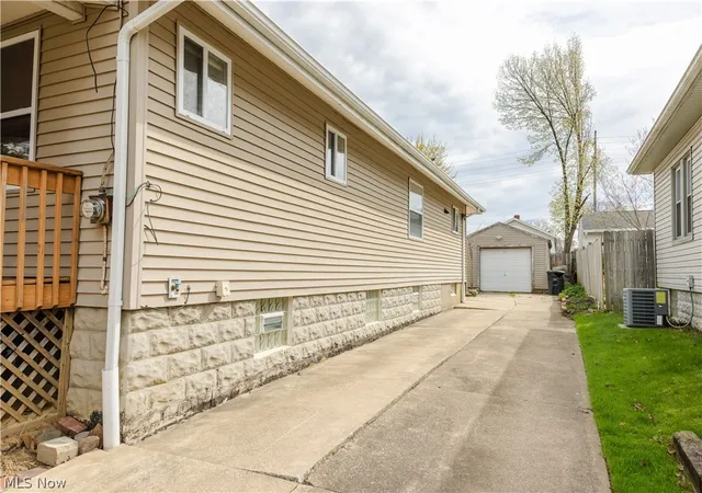 Photo 2 of Single family home for sale at 1177 Neptune Ave, Akron, OH 44301 | MLS# 5198962 | Listing updated on 2026-06-20