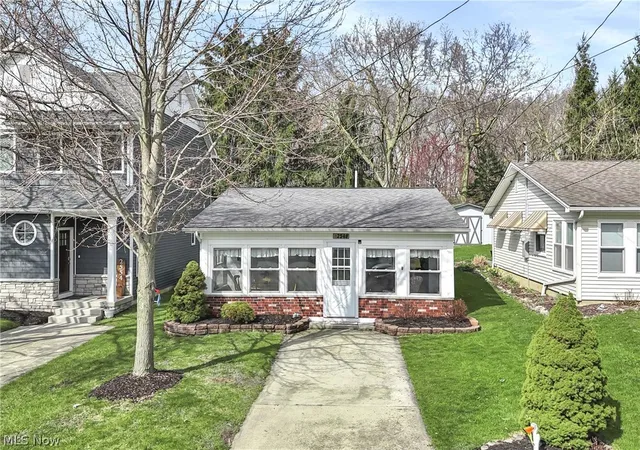 Homes for sale in Lakeside Marblehead, OH | 2548 Bay Vista Dr, Lakeside Marblehead, OH 43440 | MLS# 5198925