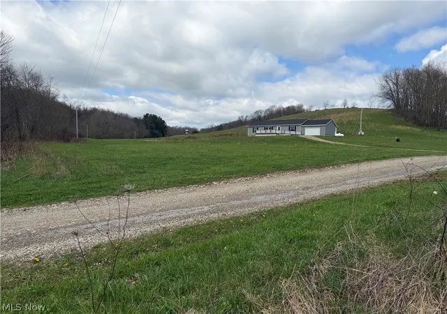 Homes for sale in Newcomerstown, OH | 6995 Bill Johns Rd, Newcomerstown, OH 43832 | MLS# 5199187