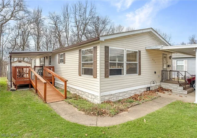 Homes for sale in Navarre, OH | 227 C St Sw, Navarre, OH 44662 | MLS# 5195070