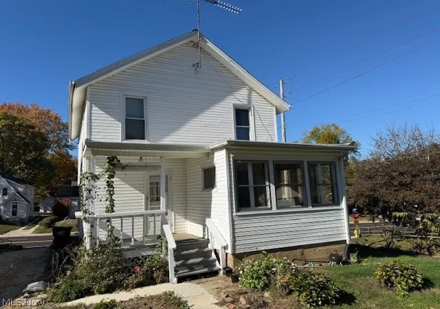 3rd image of 197 W State St, Barberton, OH 44203 | MLS# 5199306