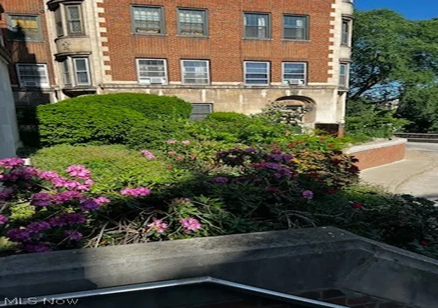 2nd image of 11430 Cedar Gln Pkwy, Cleveland, OH 44106