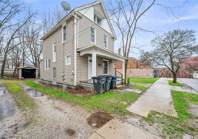 Photo 3 of Single family home for sale at 244 Power St, Akron, OH 44304 | MLS# 5199363 | Listing updated on 2026-09-01