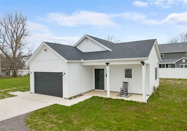 Photo 1 of Single family home for sale at 231 Lake Ave, Ashtabula, OH 44004 | MLS# 5197495 | Listing updated on 2026-09-16