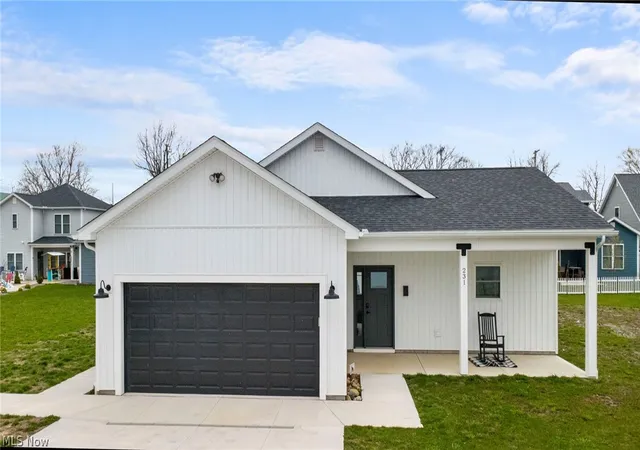 Photo 3 of Single family home for sale at 231 Lake Ave, Ashtabula, OH 44004 | MLS# 5197495 | Listing updated on 2026-09-16