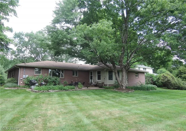 30th image of 2004 Burning Tree Lane, Youngstown, OH 44505 | MLS# 5198774