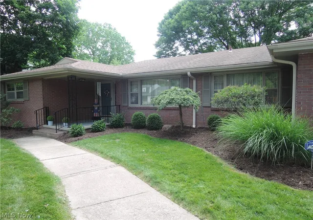 3rd image of 2004 Burning Tree Lane, Youngstown, OH 44505 | MLS# 5198774