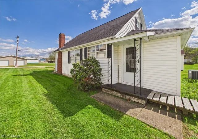 Homes for sale in Parkersburg, WV | 90 S Third St, Parkersburg, WV 26101 | MLS# 5199186