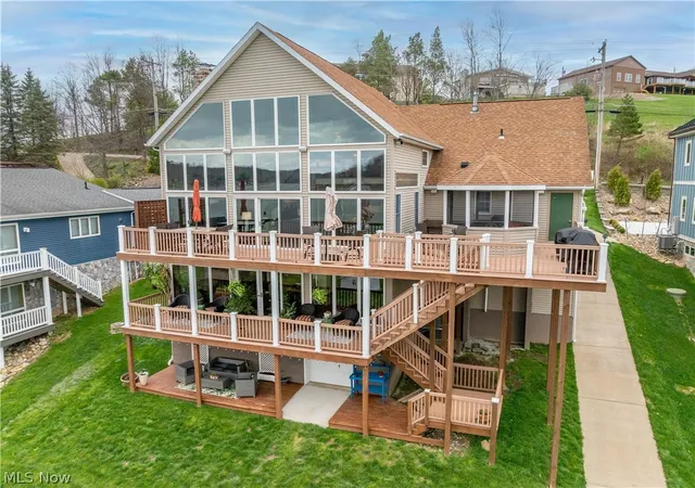 3rd image of 376 E Mohawk Dr, Malvern, OH 44644 | MLS# 5187760