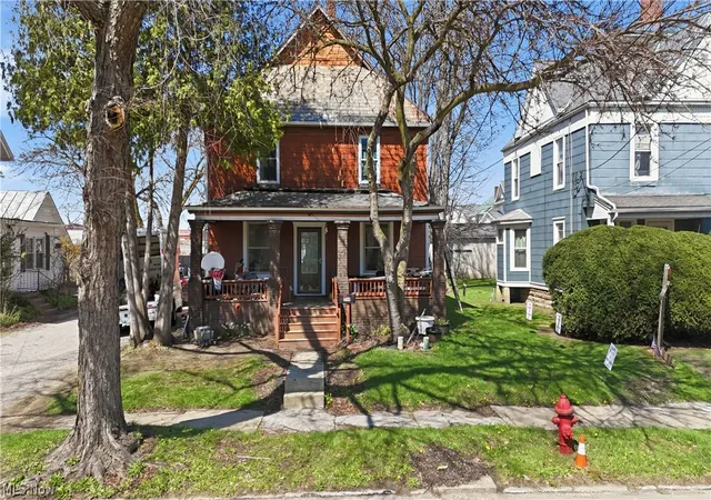1st image of 326 E 3rd St, Ashland, OH 44805 | MLS# 5199658