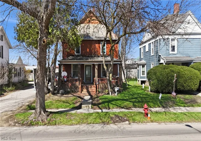 2nd image of 326 E 3rd St, Ashland, OH 44805 | MLS# 5199658