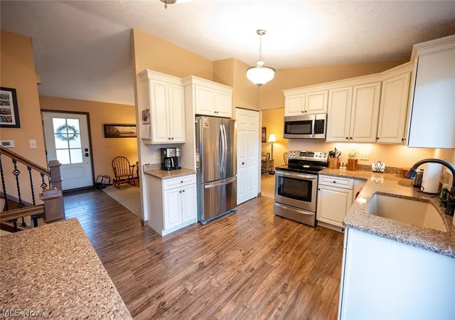 Photo 3 of Single family home for sale at 5799 Springwood Ct, Mentor On The Lake, OH 44060 | MLS# 5199430 | Listing updated on 2026-10-09