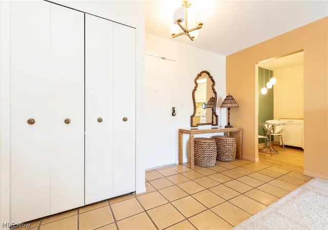 2nd image of 2112 Acacia Park Dr #322, Lyndhurst, OH 44124 | MLS# 5199495