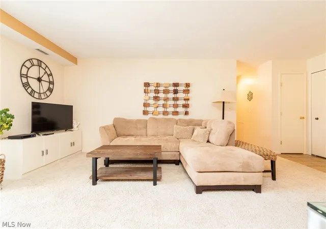 4th image of 2112 Acacia Park Dr #322, Lyndhurst, OH 44124 | MLS# 5199495