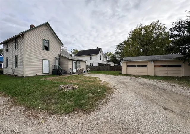 Listing Photo 5 - Condo for sale in building located at 435 Hazlett Ave NW, Canton, OH 44708