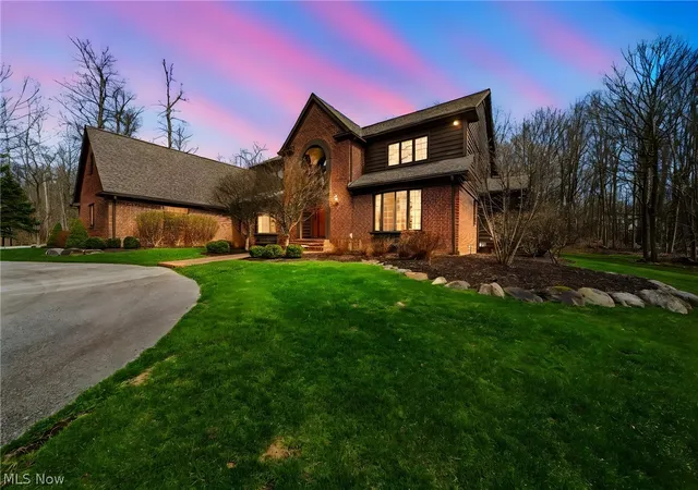 Single family home for sale at 1255 Fox Hl Dr, Gates Mills, OH 44040 | MLS# 5198186