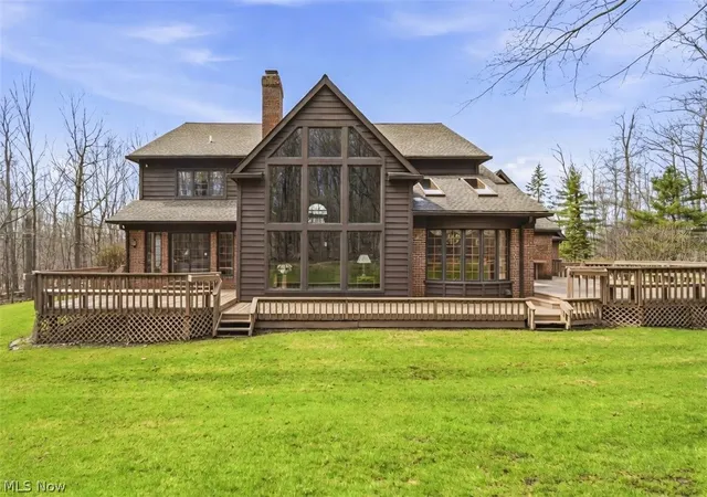 Photo 3 of Single family home for sale at 1255 Fox Hl Dr, Gates Mills, OH 44040 | MLS# 5198186 | Listing updated on 2026-10-07