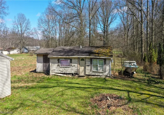 2nd image of 5556 Shaffer Rd Nw, Warren, OH 44481 | MLS# 5199613