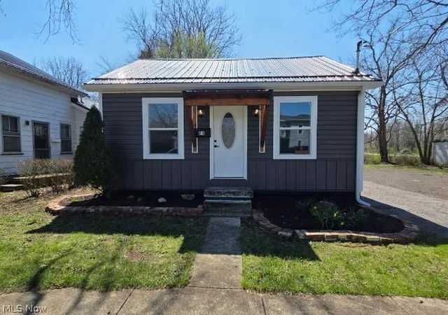Homes for sale in Newton Falls, OH | 24 E Main St, Newton Falls, OH 44444 | MLS# 5192823
