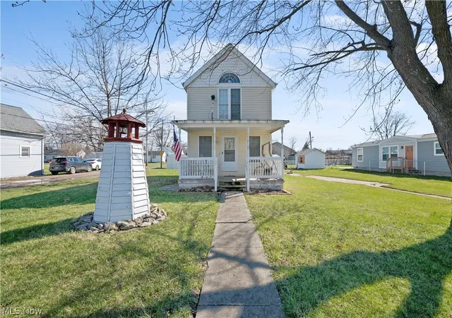 2nd image of 515 W 2nd St, Port Clinton, OH 43452 | MLS# 5200018