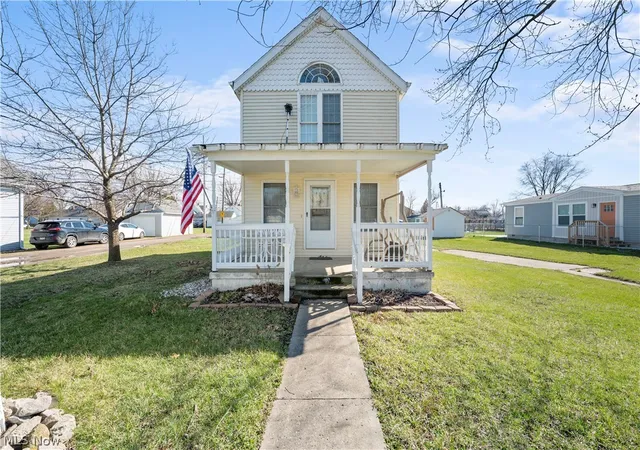 Photo 3 of Single family home for sale at 515 W 2nd Street, Port Clinton, OH 43452 | MLS# 5200018 | Listing updated on 2026-07-27