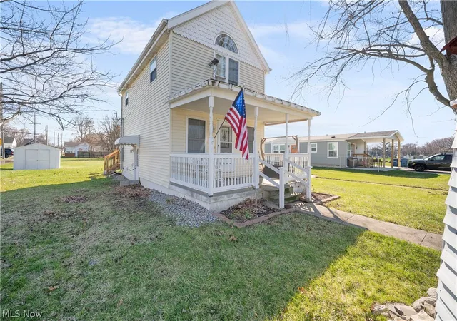 Photo 5 of Single family home for sale at 515 W 2nd Street, Port Clinton, OH 43452 | MLS# 5200018 | Listing updated on 2026-07-27