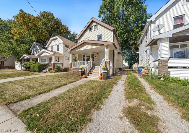 Homes for sale in Cleveland, OH | 9902 Zimmer Ave, Cleveland, OH 44102 | MLS# 5200254