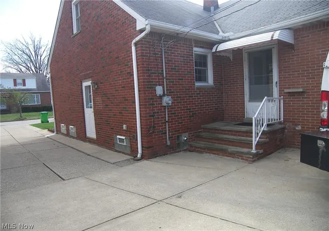 Photo 3 of Sale Pending at 20871 Trebec Blvd, Cleveland, OH 44119 | MLS# 5194368 | Listing updated on 2026-07-02