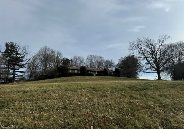 4th image of 10875 Dolphin St Sw, Beach City, OH 44608 | MLS# 5200283
