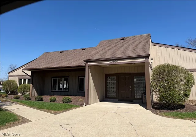 Homes for sale in North Royalton, OH | 9611 Sunrise Boulevard, North Royalton, OH 44133 | Houzeo
