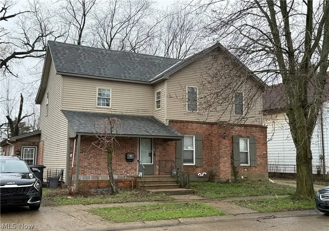 1st image of 140 School St, Elyria, OH 44035 | MLS# 5200464