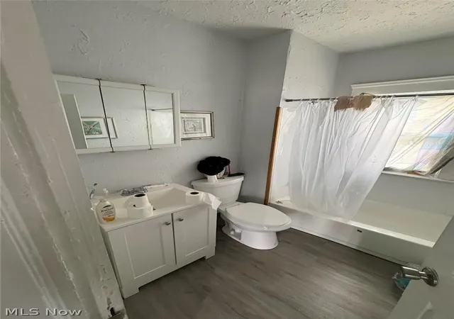 Photo 4 of House for sale at 957 Parkway Rd, Cleveland, OH 44108 | MLS# 5199471 | Listing updated on 2026-04-10
