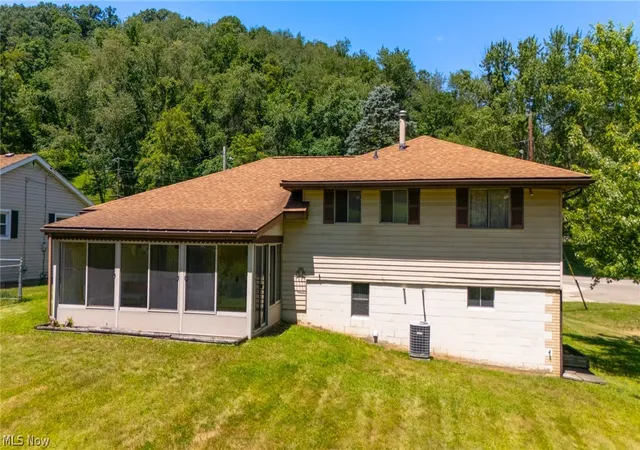 4th image of 301 Alpine Dr, Toronto, OH 43964 | MLS# 5193636