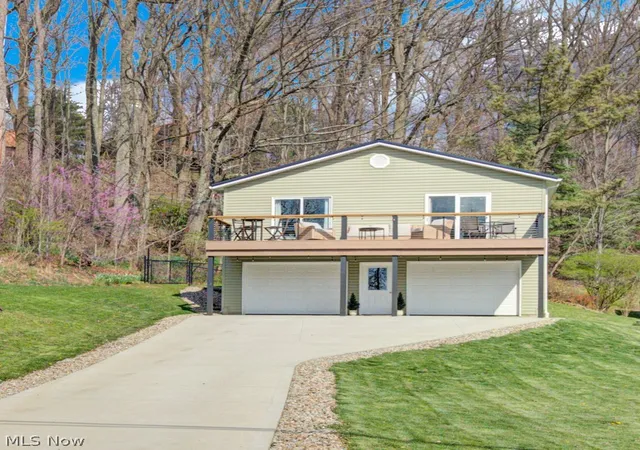 2nd image of 143 Cheyenne Trl, Malvern, OH 44644 | MLS# 5200191