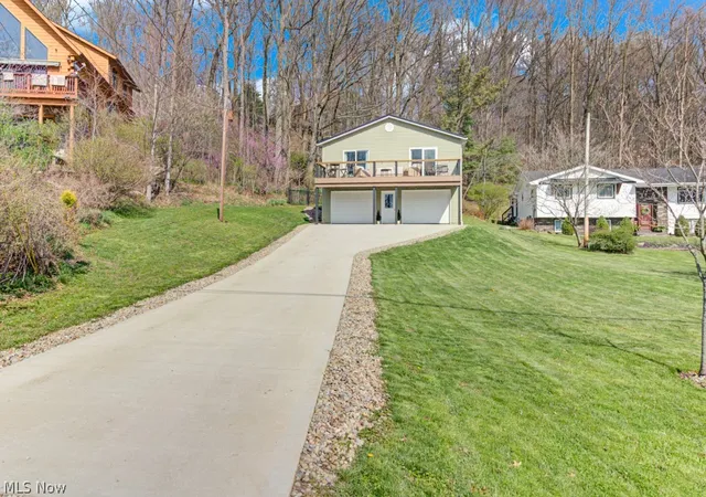 3rd image of 143 Cheyenne Trl, Malvern, OH 44644 | MLS# 5200191