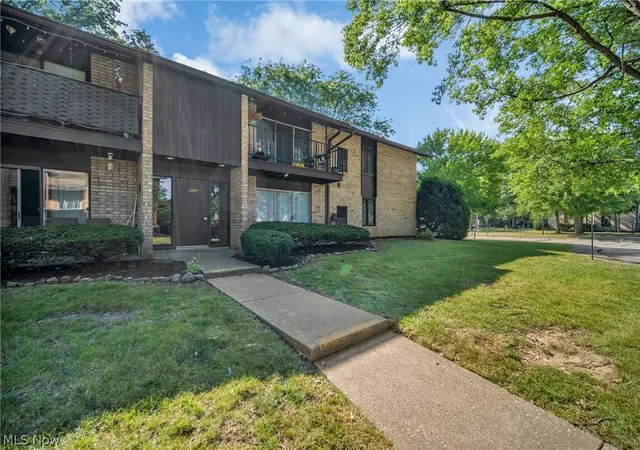 Homes for sale in Middleburg Heights, OH | 16485 Heather Ln #101, Middleburg Heights, OH 44130 | MLS# 5199997