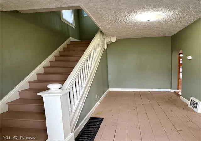 5th image of 1011 Adams St, Coshocton, OH 43812 | MLS# 5200583