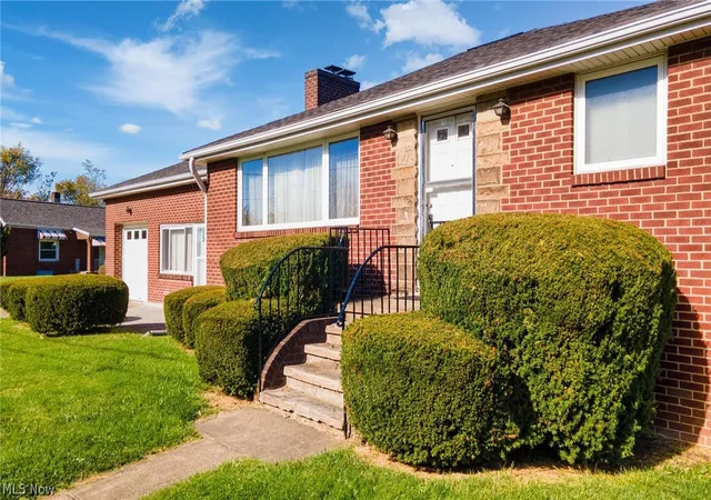 Photo 3 of Single family home for sale at 162 Locust Ln, Follansbee, WV 26037 | MLS# 5200426 | Listing updated on 2026-08-28