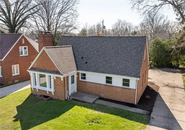 2nd image of 3530 Glenmere Dr, Youngstown, OH 44511 | MLS# 5200472