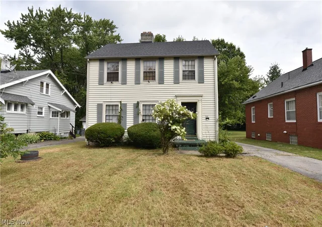 1st image of 522 Parkcliffe Ave, Youngstown, OH 44511 | MLS# 5200623