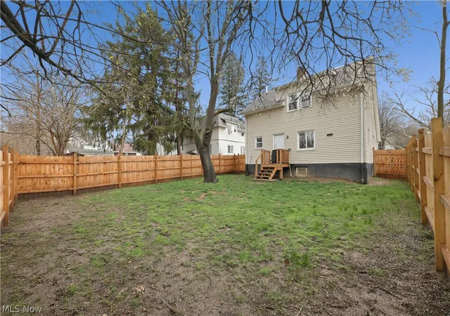 Photo 4 of Single family home for sale at 318 Pioneer St, Akron, OH 44305 | MLS# 5200669 | Listing updated on 2026-05-06