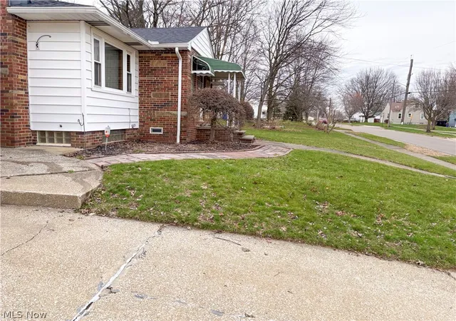 3rd image of 1528 Hammel St, Akron, OH 44306 | MLS# 5200087