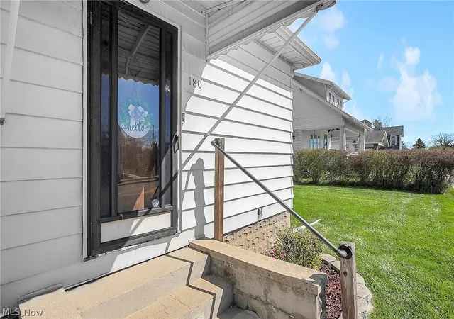 Photo 3 of Single family home for sale at 180 W Columbus St, Pickerington, OH 43147 | MLS# 5200747 | Listing updated on 2026-10-02