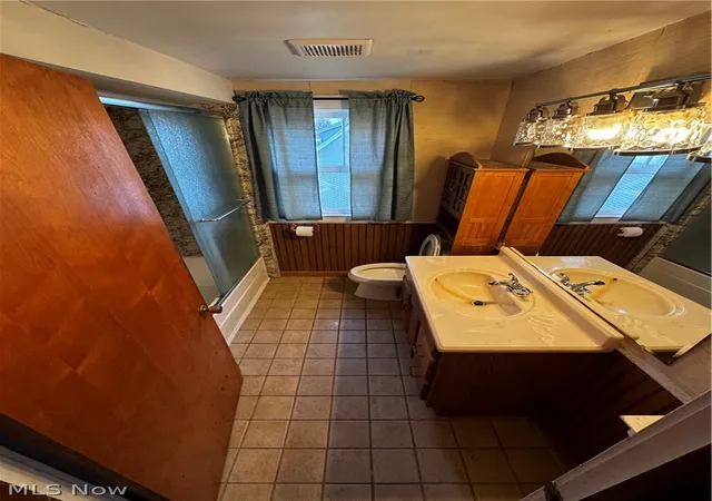5th image of 984 Sandusky St, Conneaut, OH 44030 | MLS# 5199189