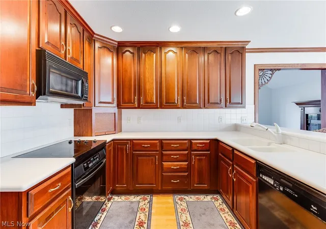 3rd image of 140 Hogan Ln, Warren, OH 44484 | MLS# 5200843