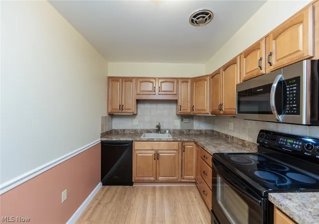 3rd image of 3167 Linden Rd #204, Rocky River, OH 44116 | MLS# 5200931
